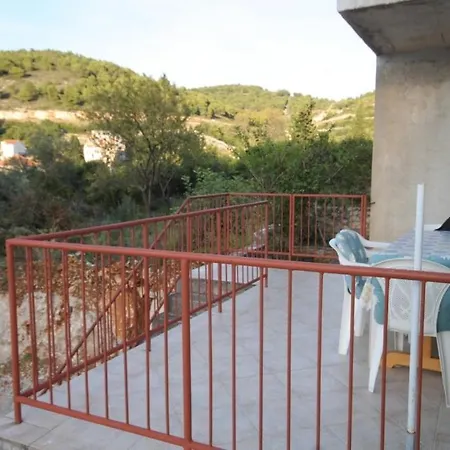 Apartments With A Parking Space Vis - 8861 Vis