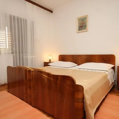 With A Parking Space - 8861 Vis